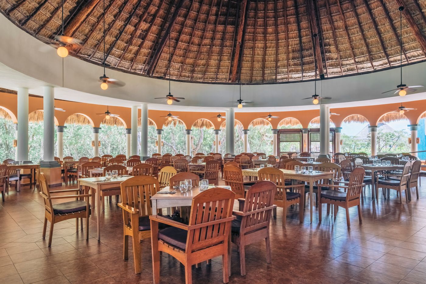 Iberostar-Waves-Paraiso-Beach-Restaurant-49