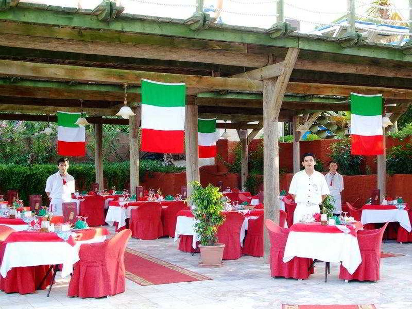 Sailor-s-Beach-Club-Restaurant-11