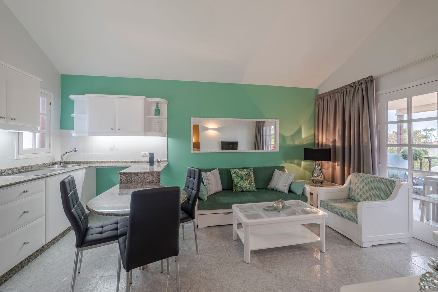 Club-Vista-Serena-Room-36