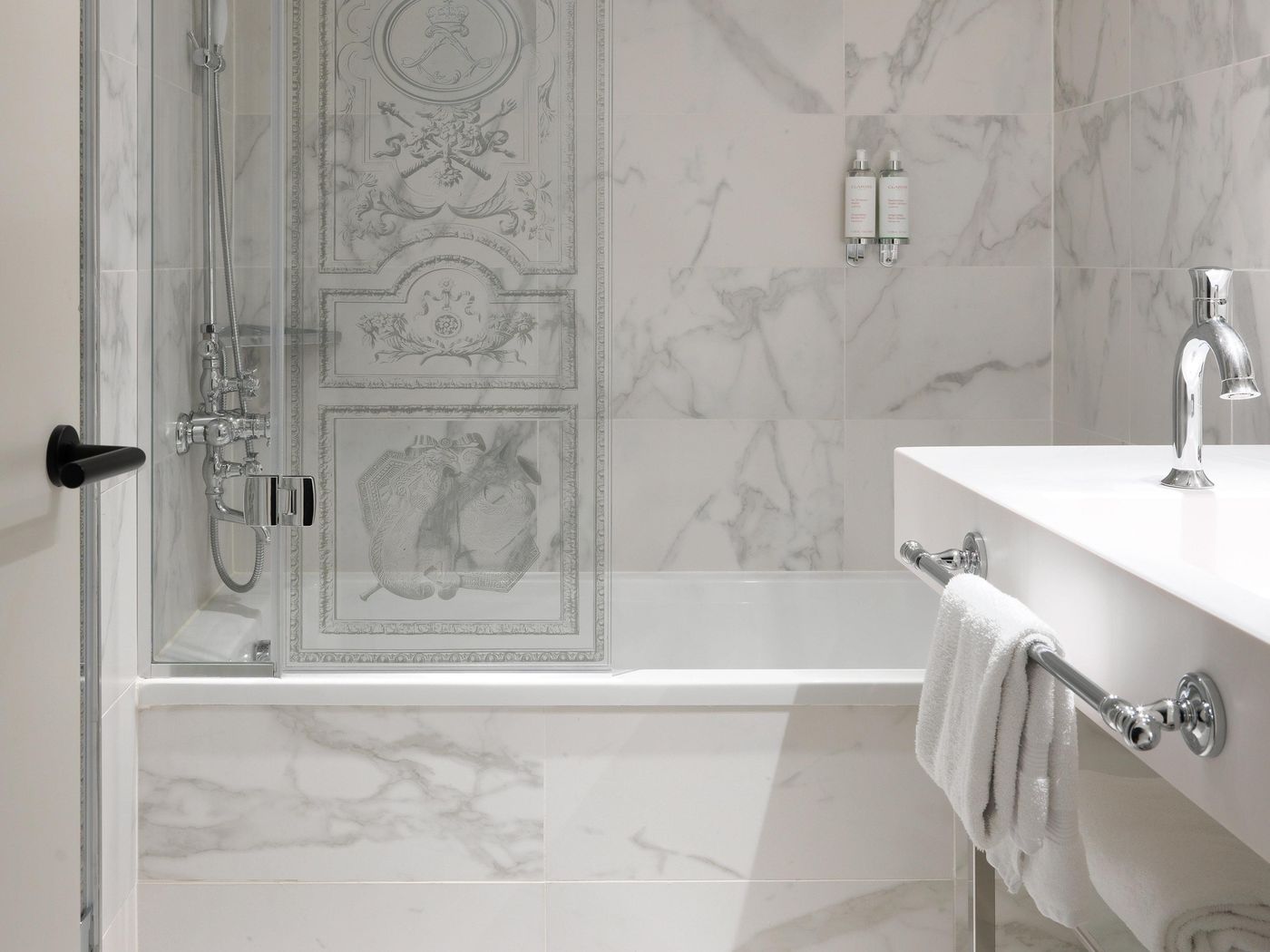 Le-Louis-Versailles-Chateau-Room-46