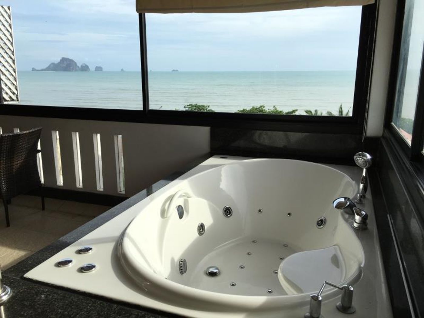 Days Inn by Wyndham Aonang Krabi-Thailand-Krabi-Room-6