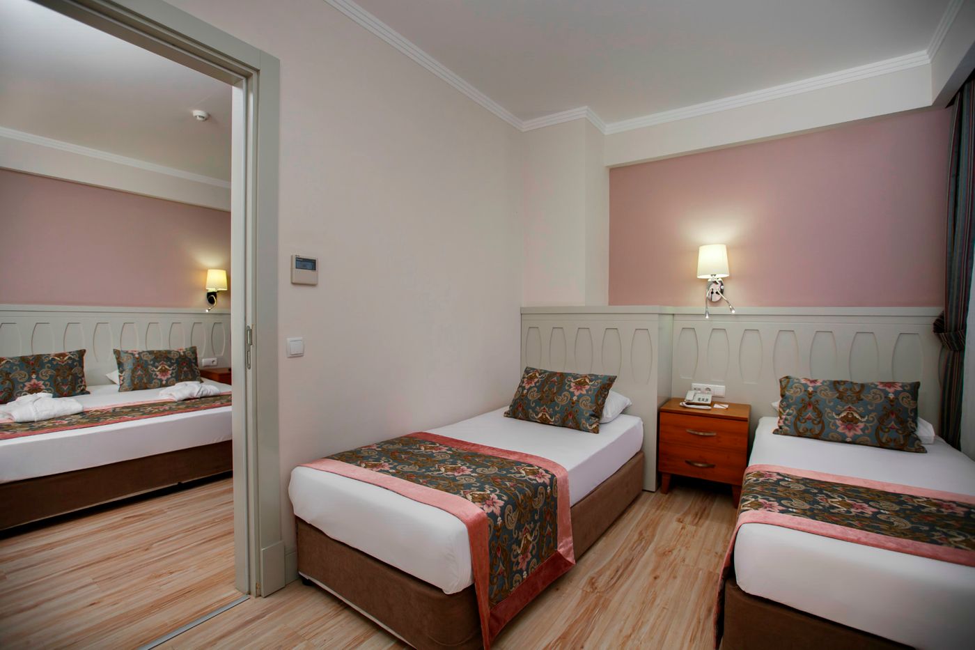 Side-Crown-Serenity-Room-19