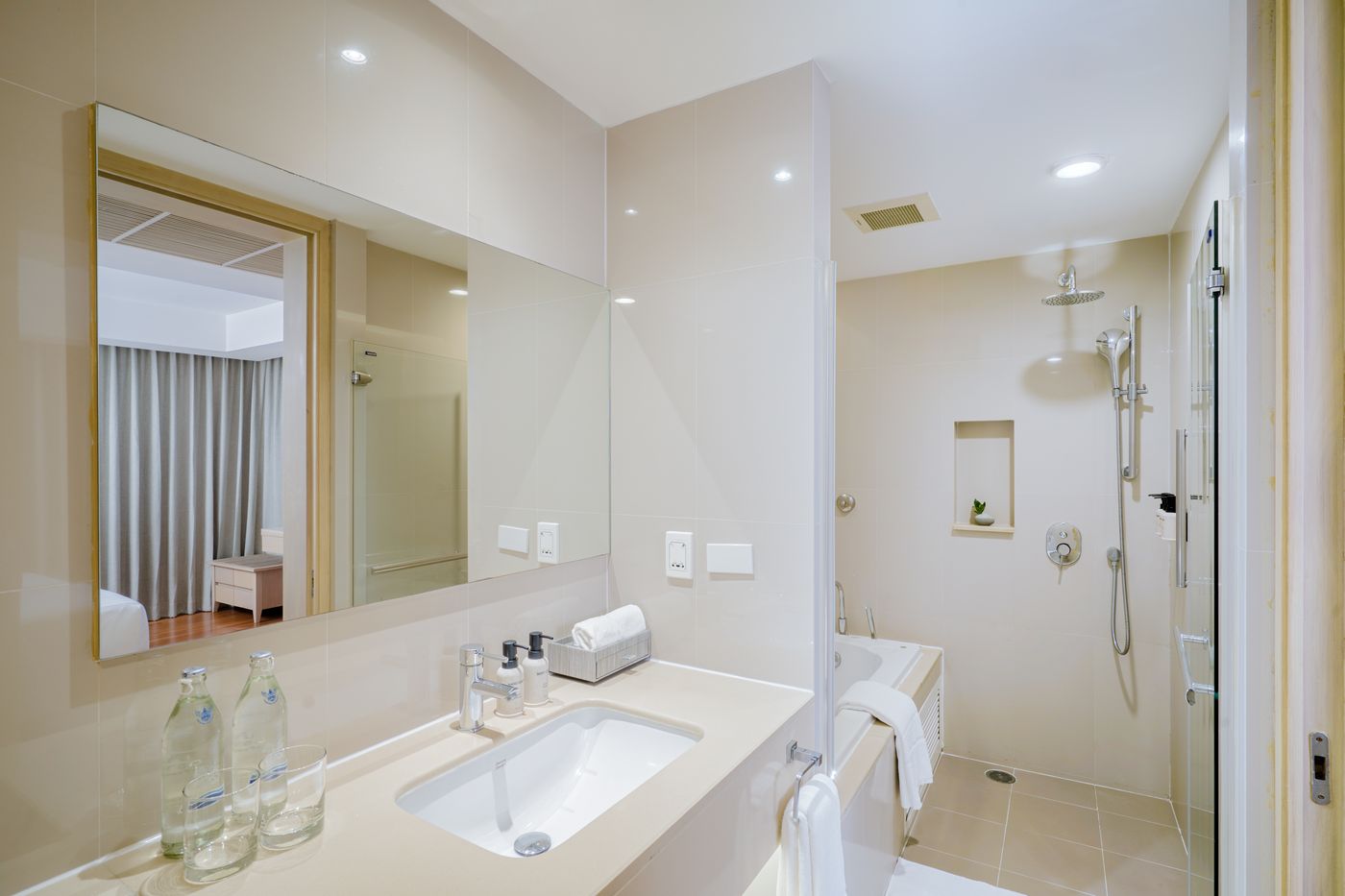 Shama-Petchburi-47-Bangkok-Room-47