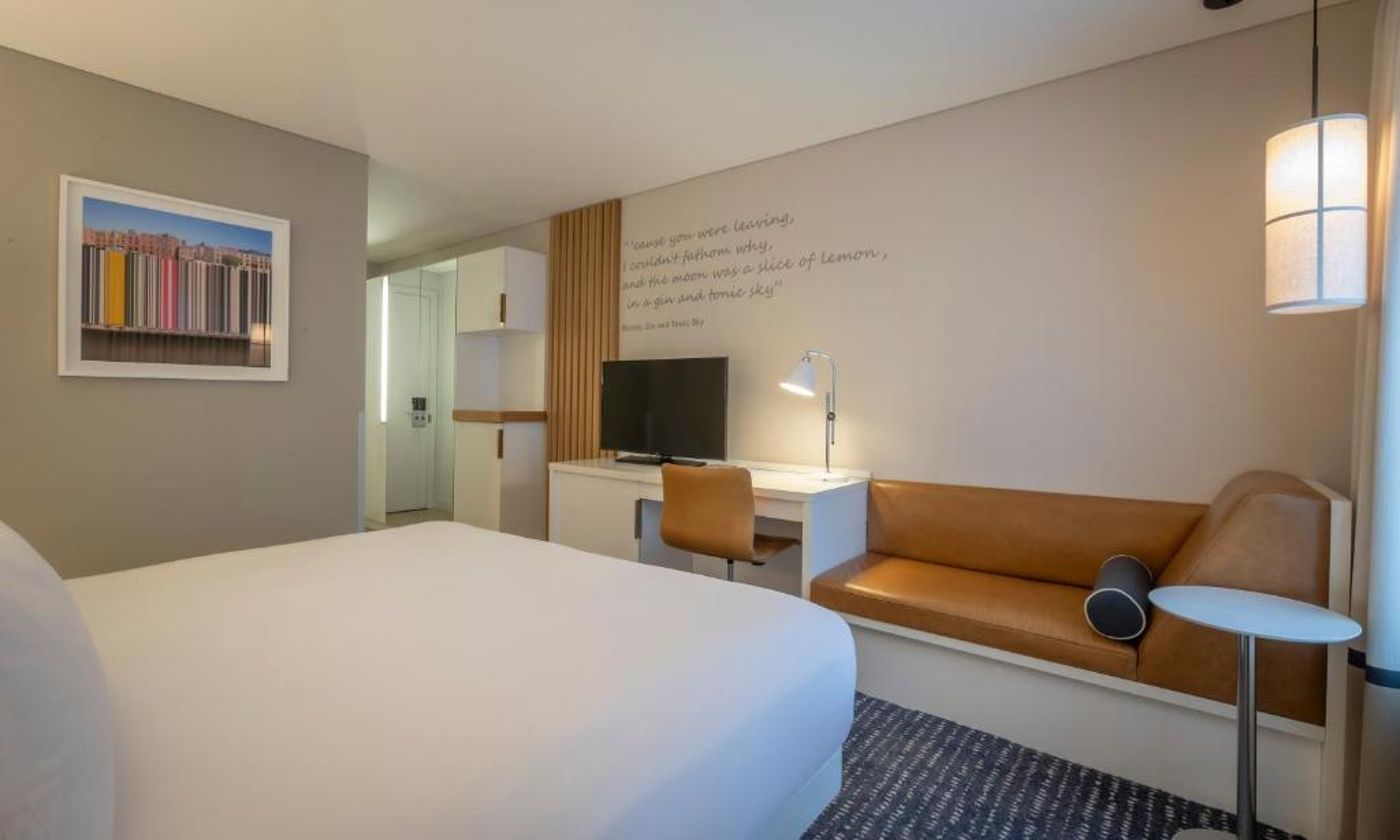 The-Morrison-Dublin--Curio-Collection-by-Hilton-Room-32