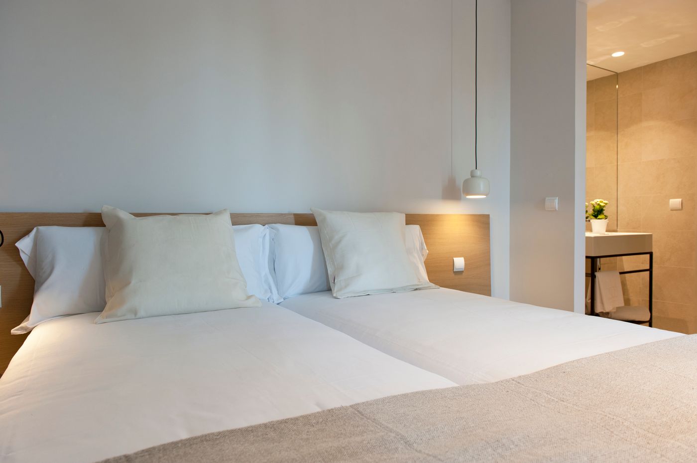 MH-Apartments-Central-Madrid-Room-20