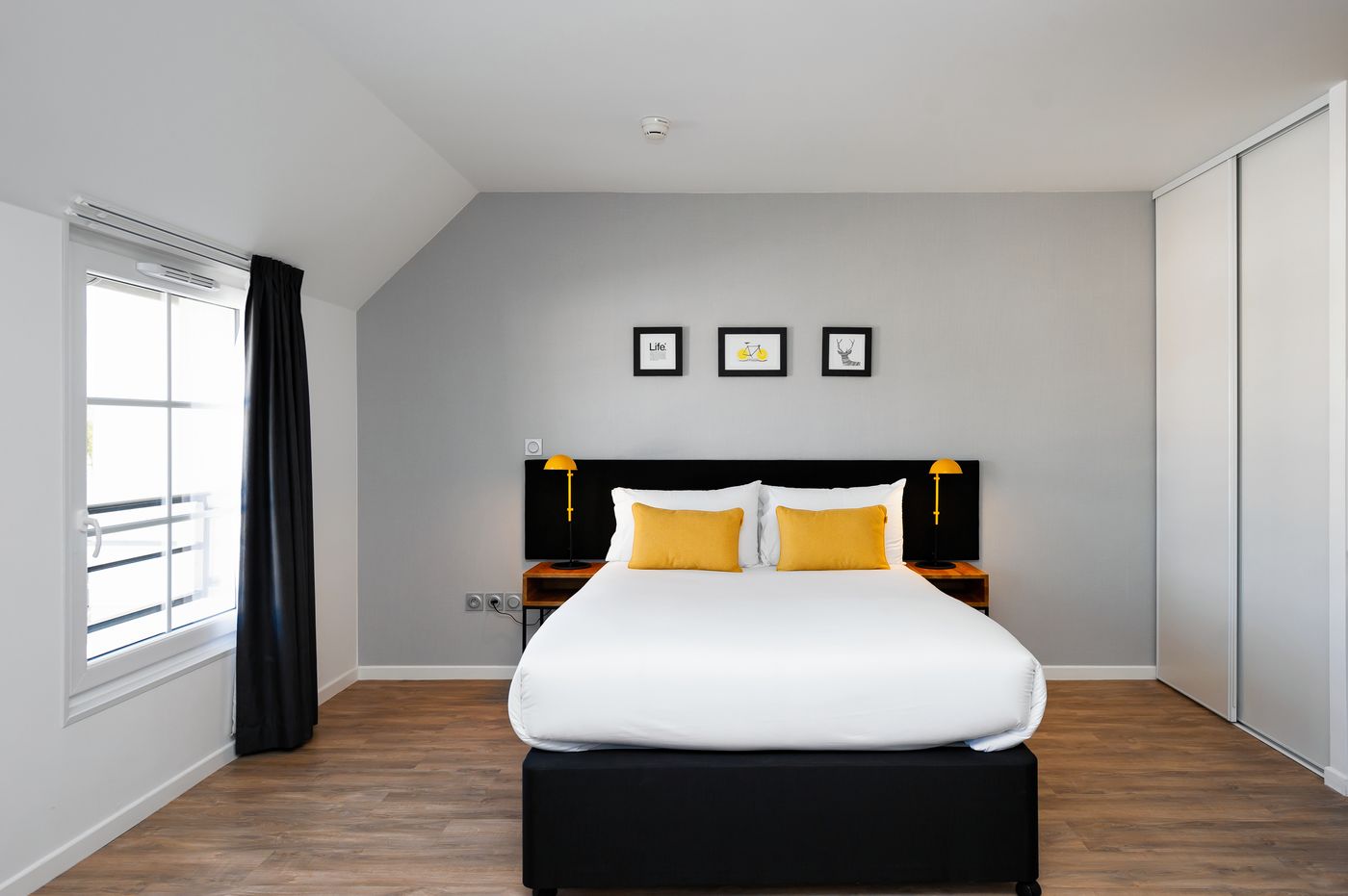 Staycity-Aparthotels-near-Disneyland---Paris-Room-28