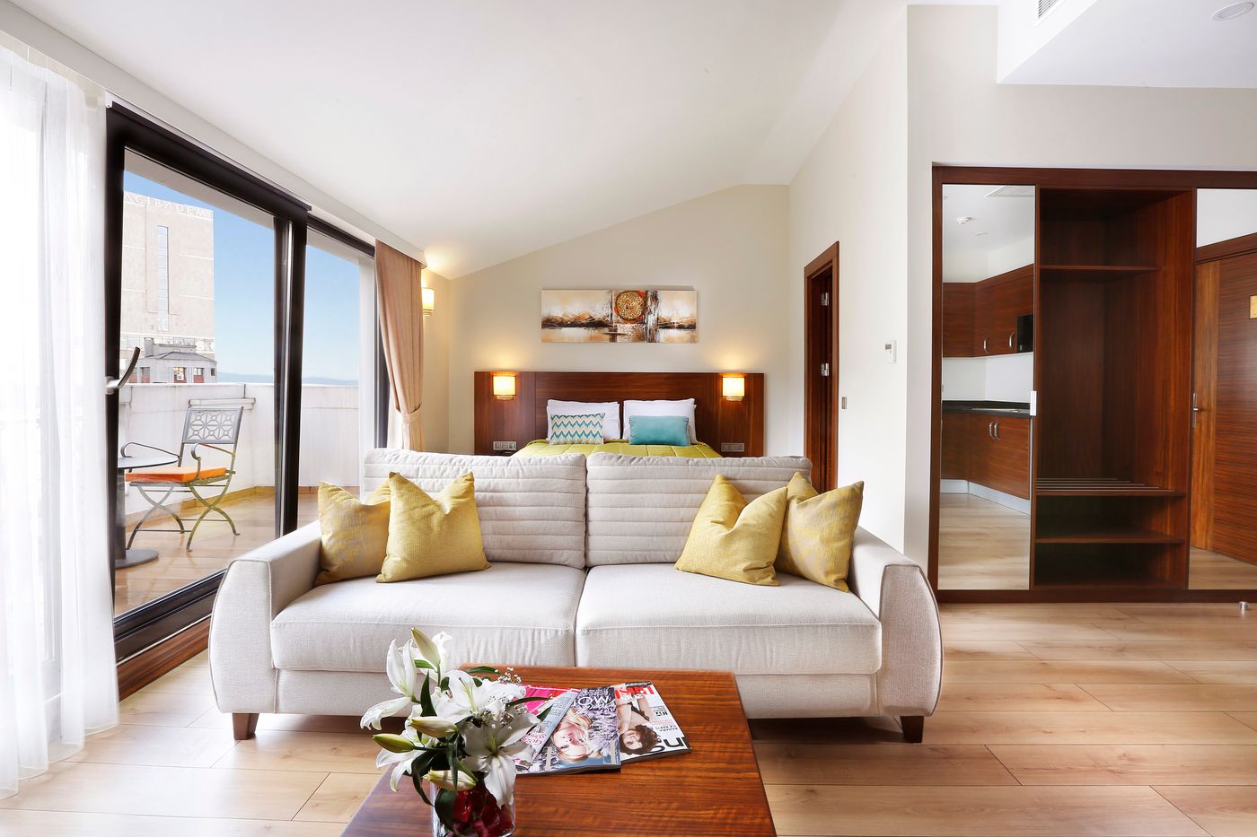 The-White-Orient-Hotel-Room-5