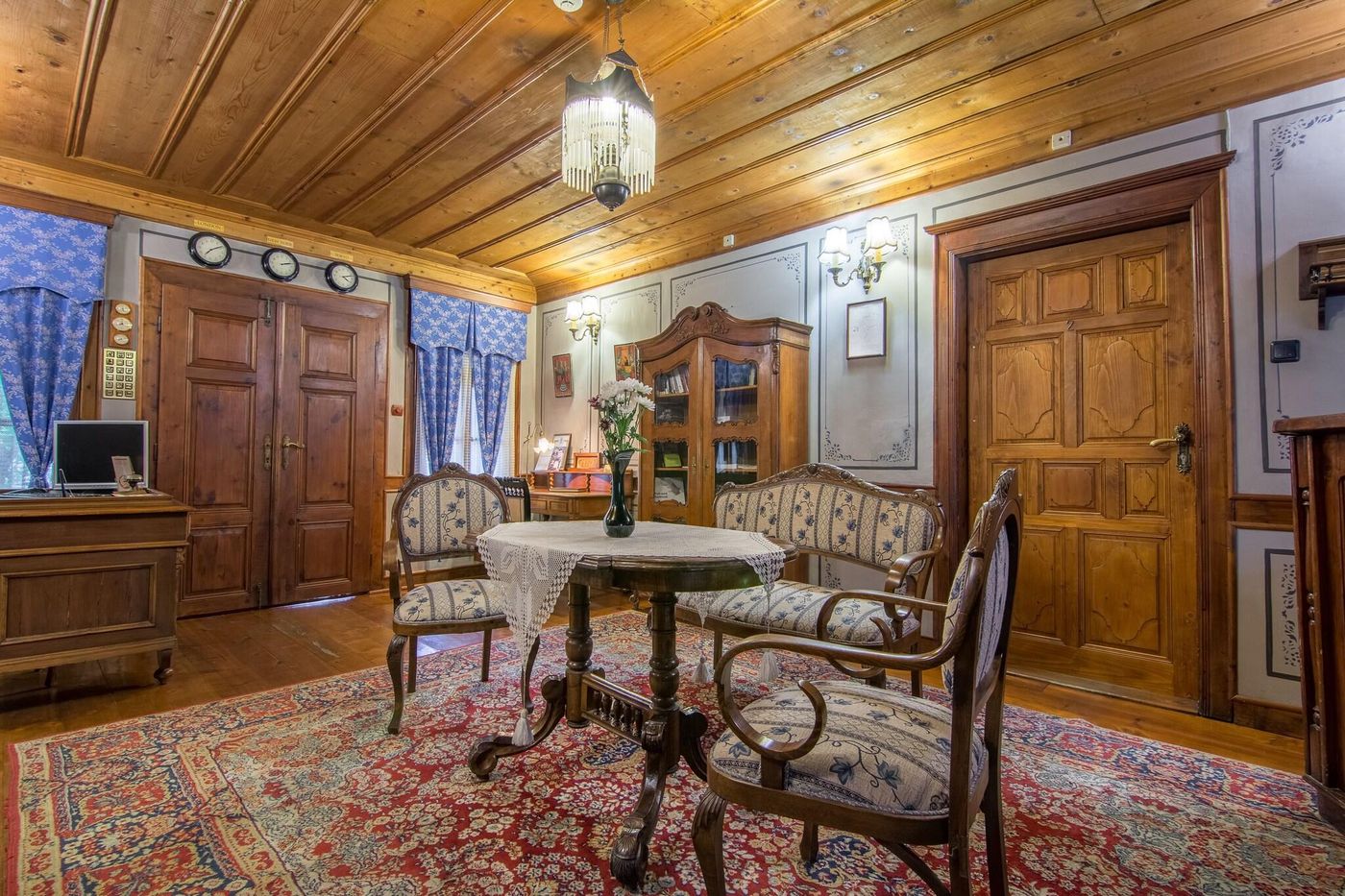 Hotel Hebros-Bulgaria-Plovdiv-Lobby-9