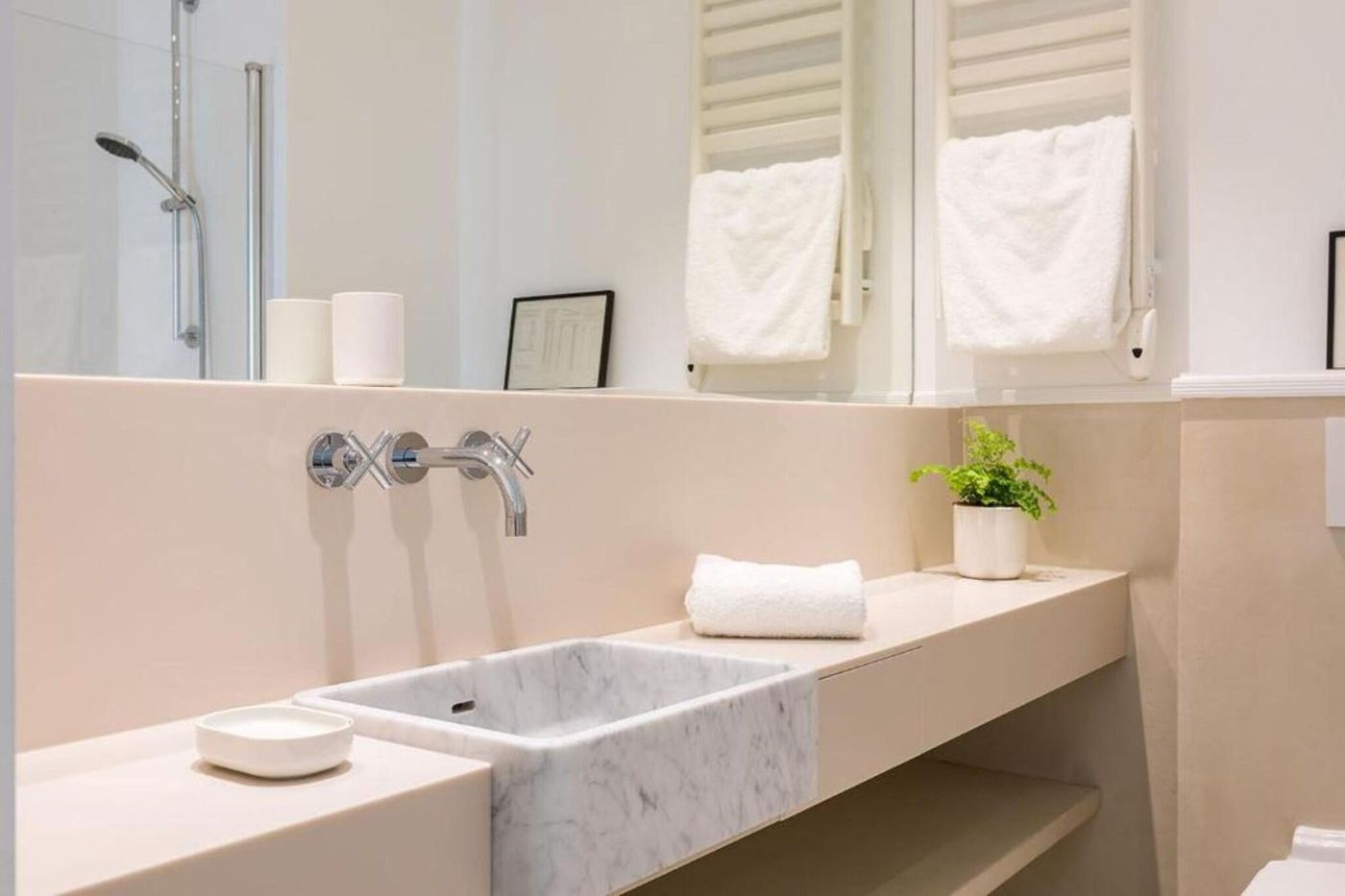 Le-Friedland-Room-35