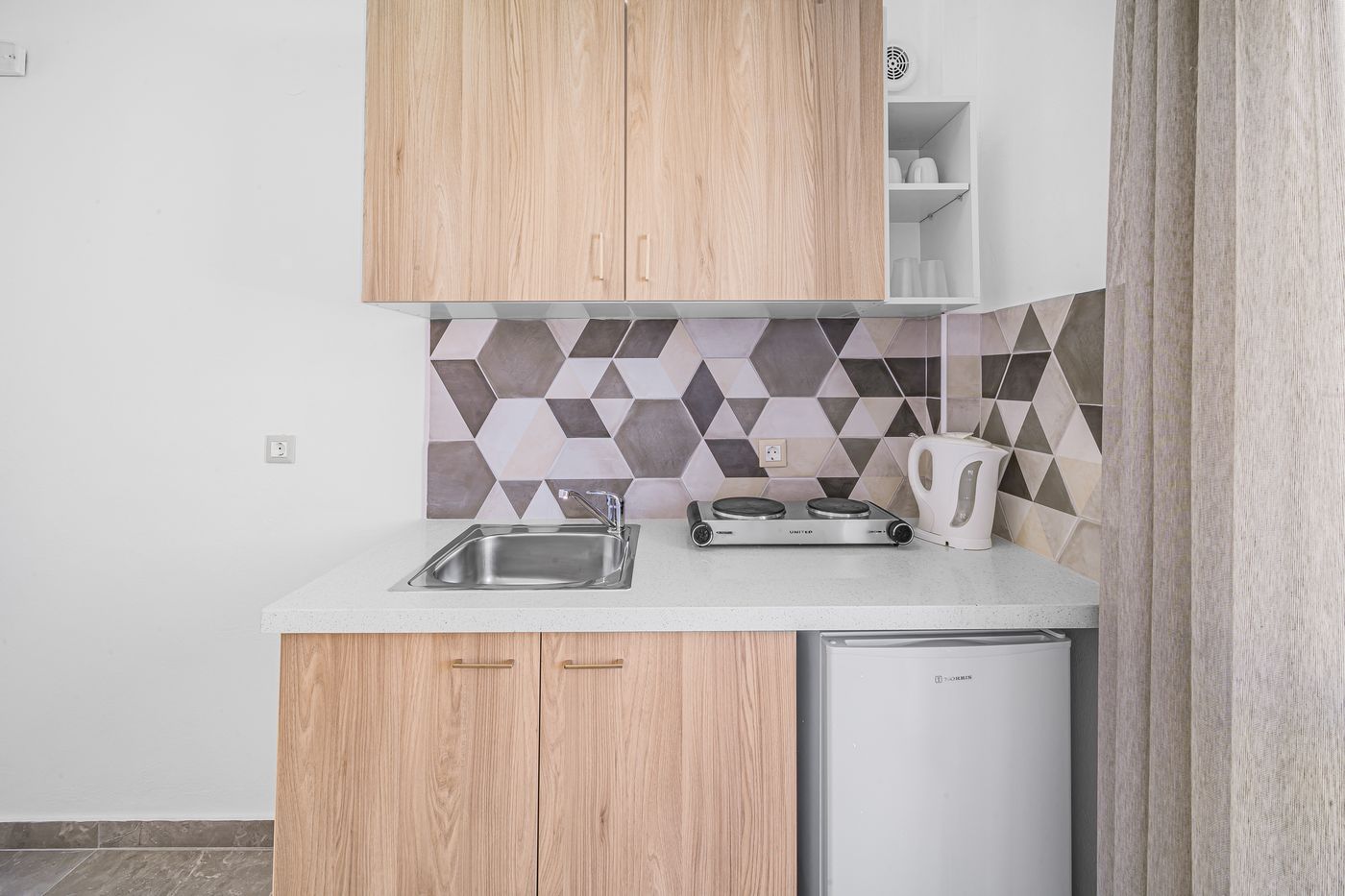 Happy-Days-Studios-Room-39