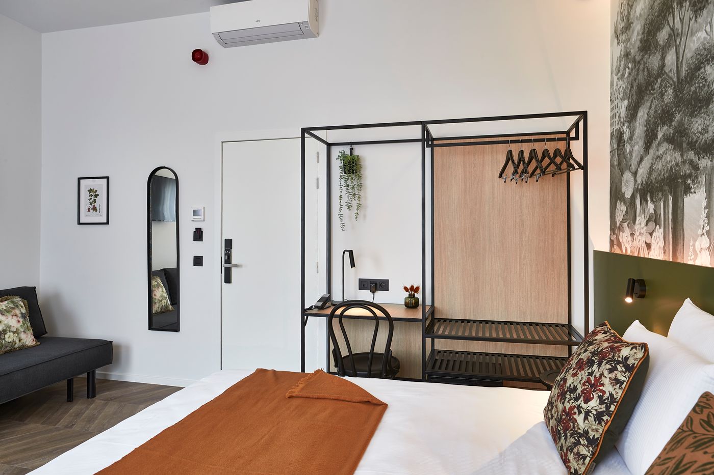 Urban-Yard-Hotel-Room-20