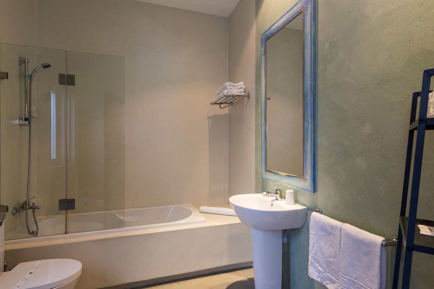 Alfama---Lisbon-Lounge-Suites-Room-78