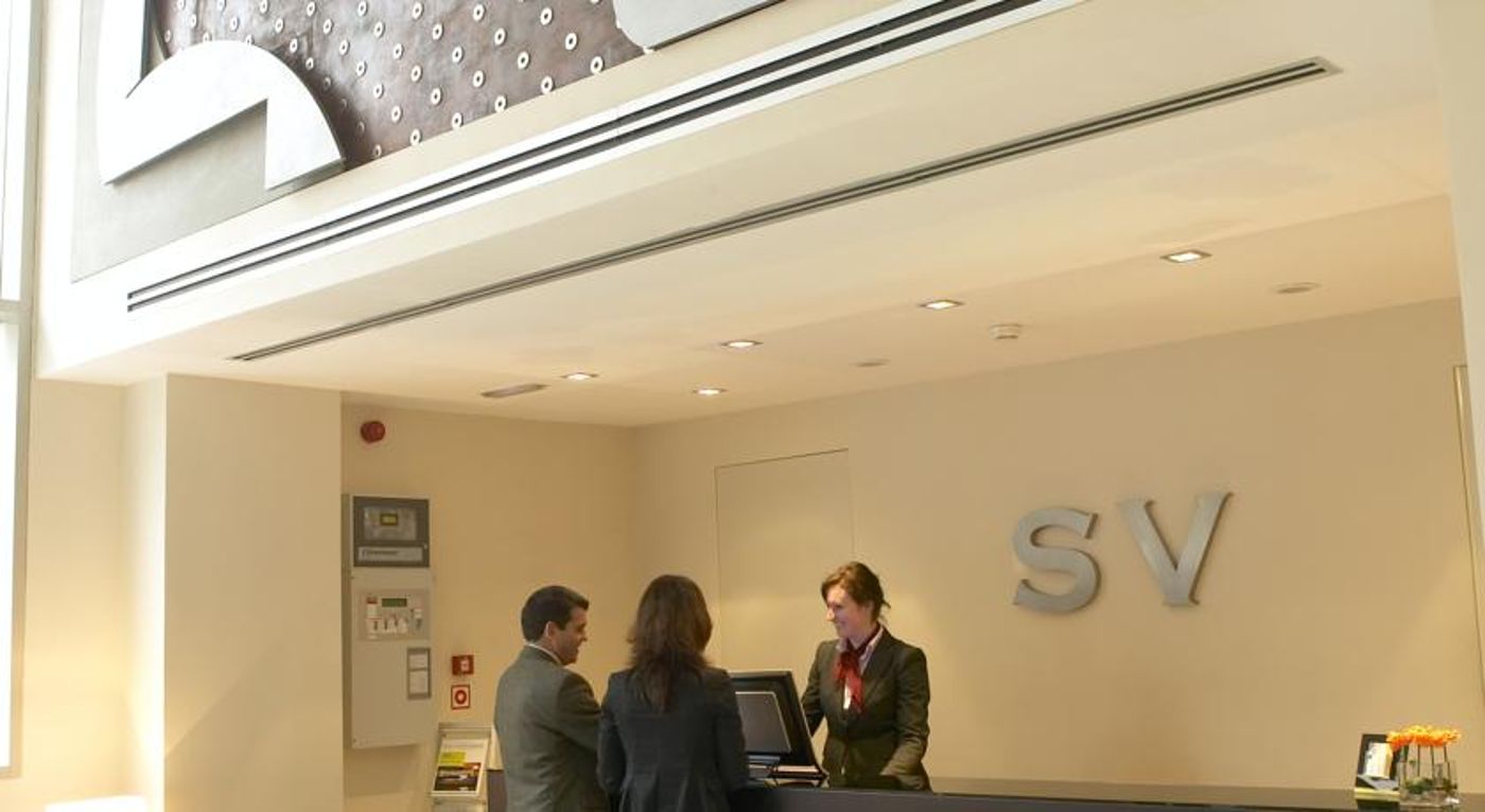 Suites-Viena-Plaza-de-Espa----a-Lobby-3