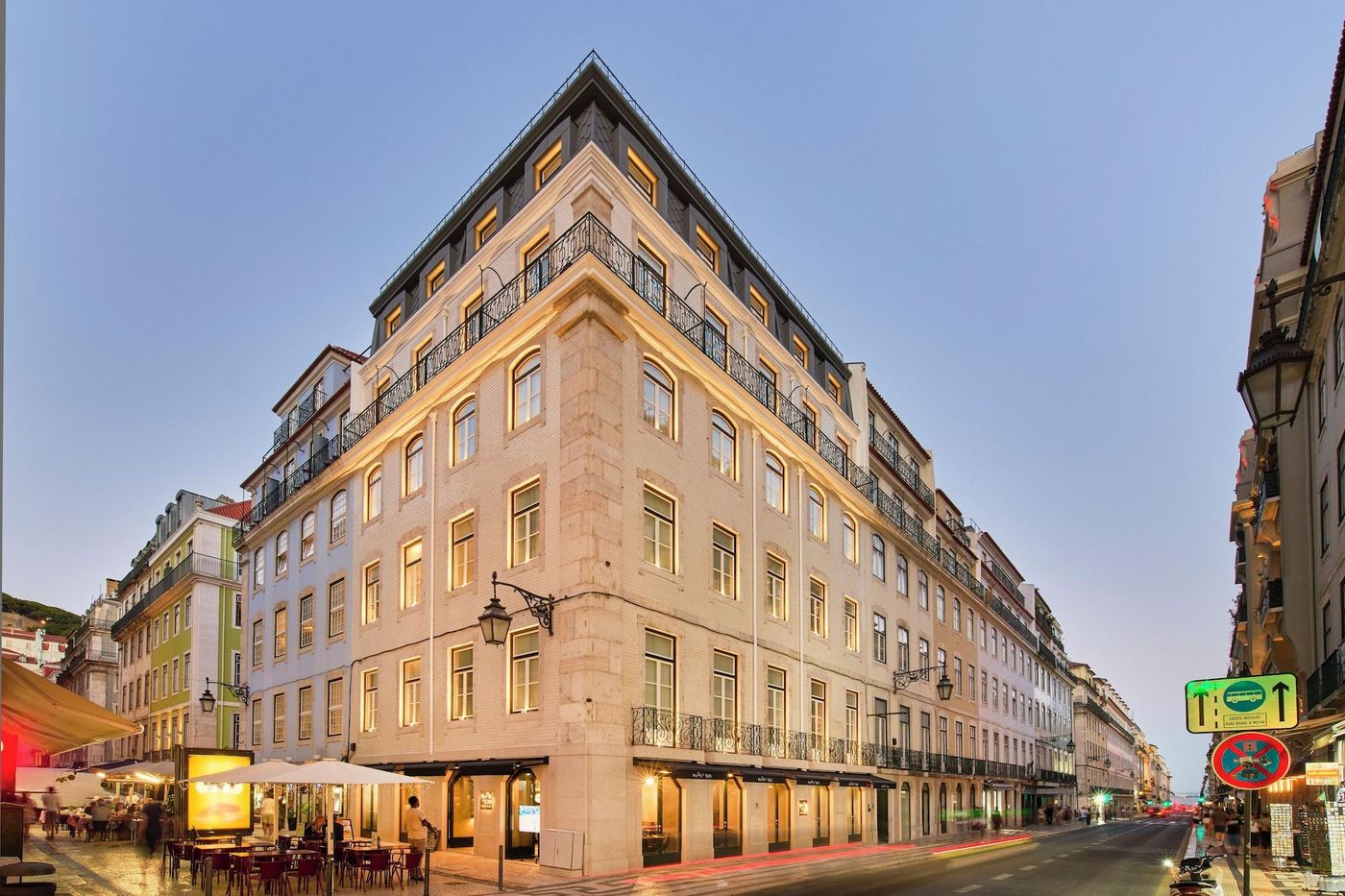 Moon and Sun Lisboa-Portugal-Lisboa-General view-2