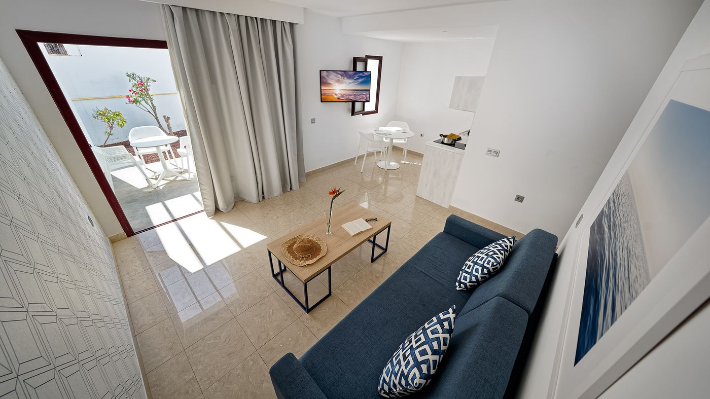 Broncemar-Beach-Room-40