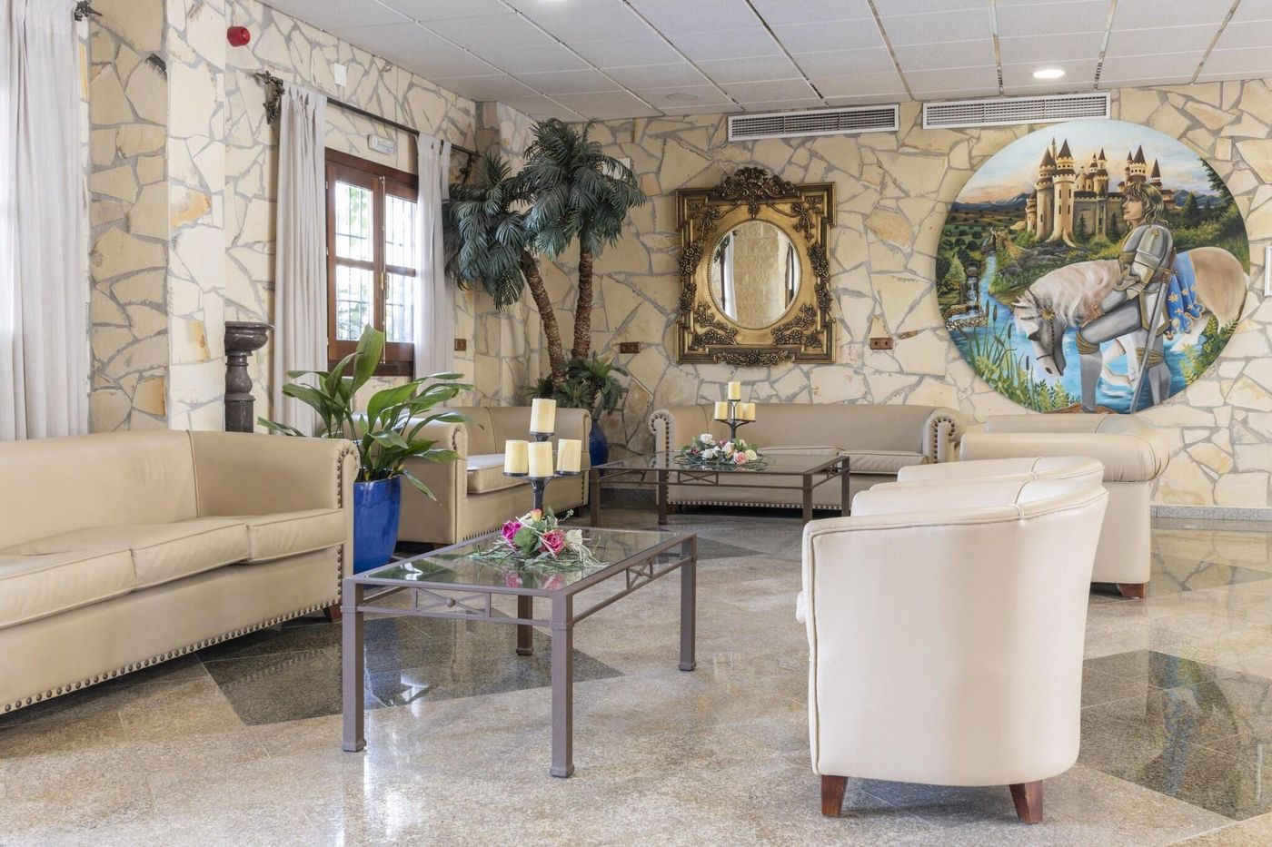 Hotel-Plaza-del-Castillo-Lobby-56