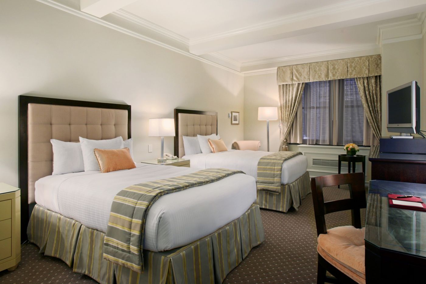 Warwick-New-York-Hotel-Room-16