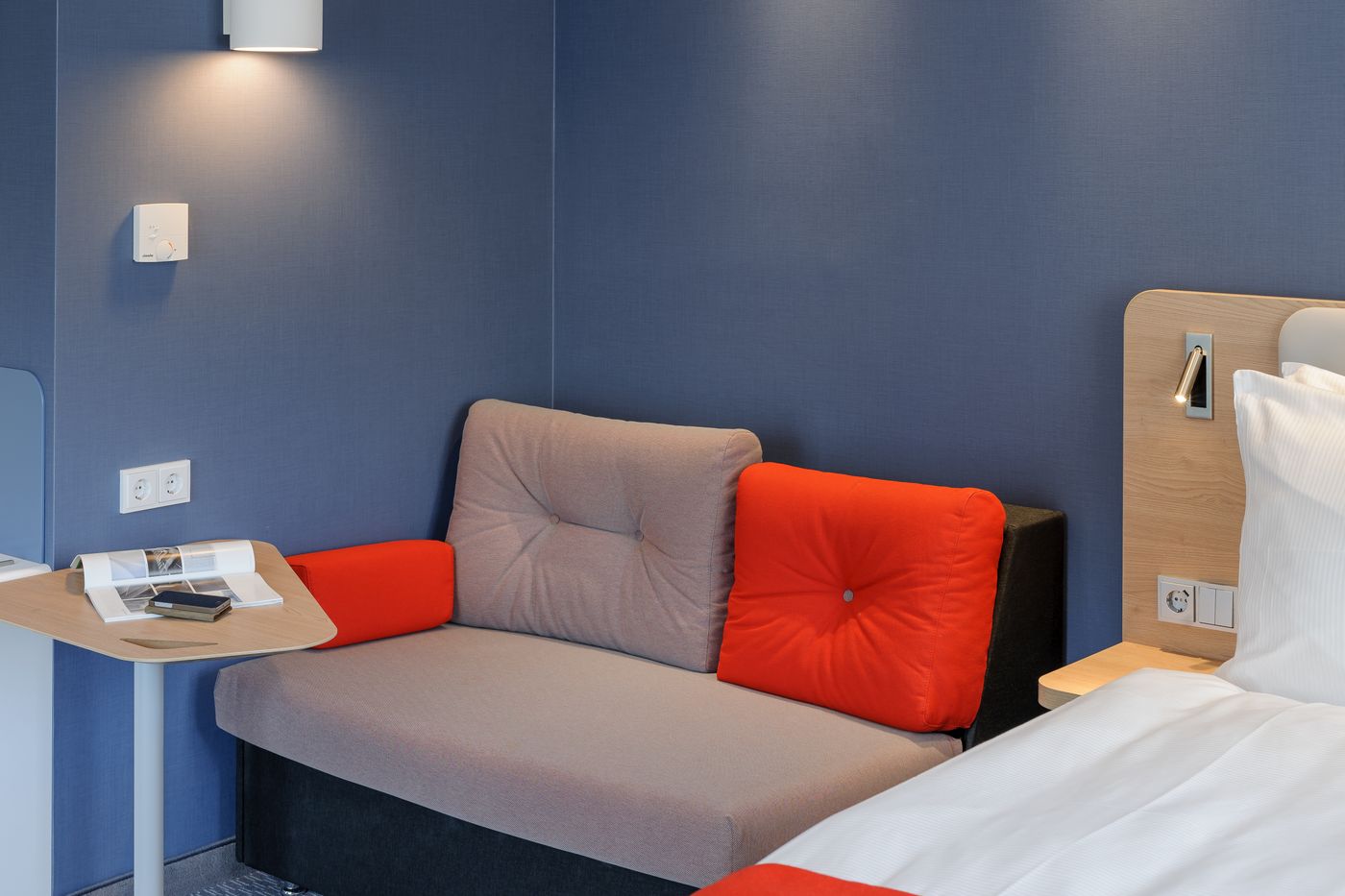 Holiday-Inn-Express-Berlin-Alexanderplatz-Room-52