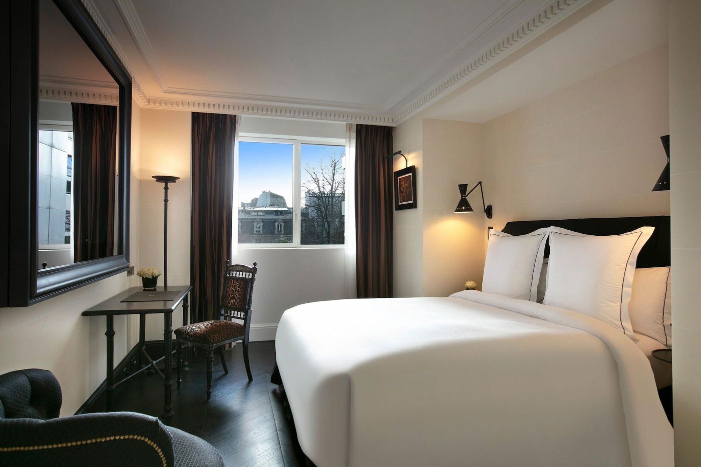 Hotel-de-Berri-Champs-Elysees--a-Luxury-Collection-Hotel--Paris-Room-47