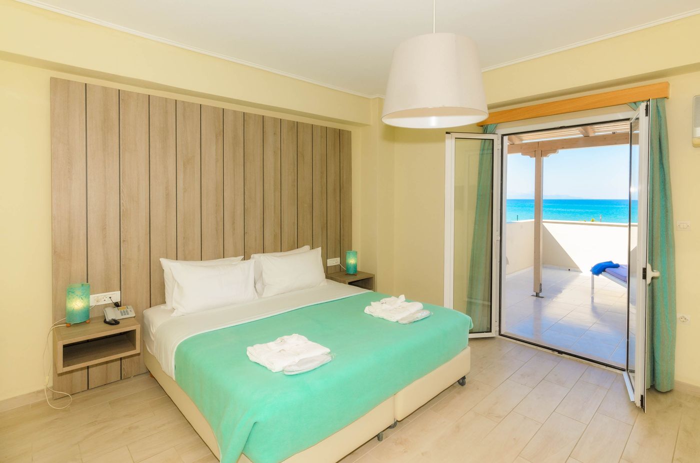 Iakinthos-Tsilivi-Beach-Room-20