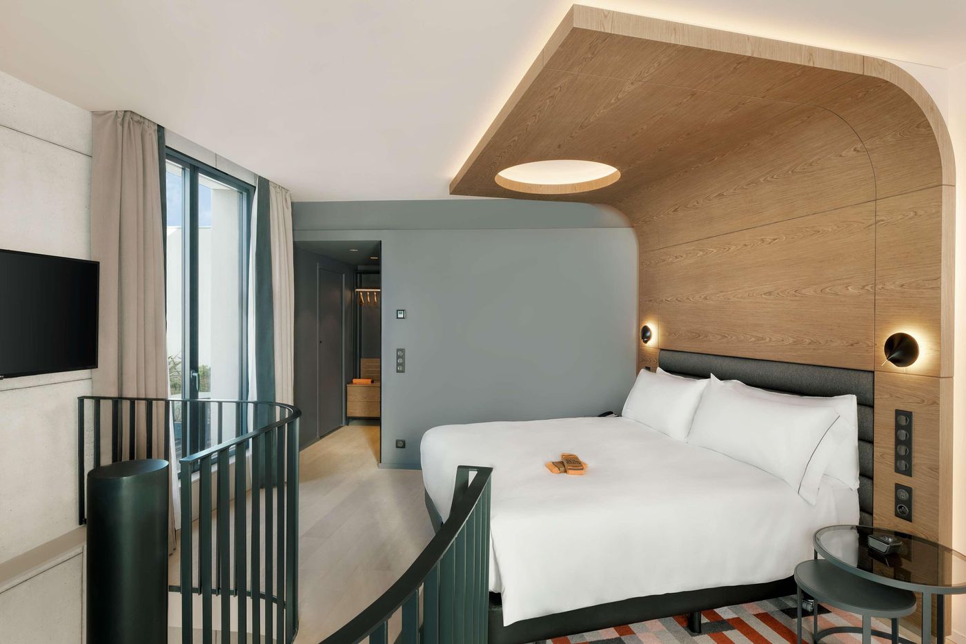 Canopy-By-Hilton-Paris-Eiffel-Tower-Room-29