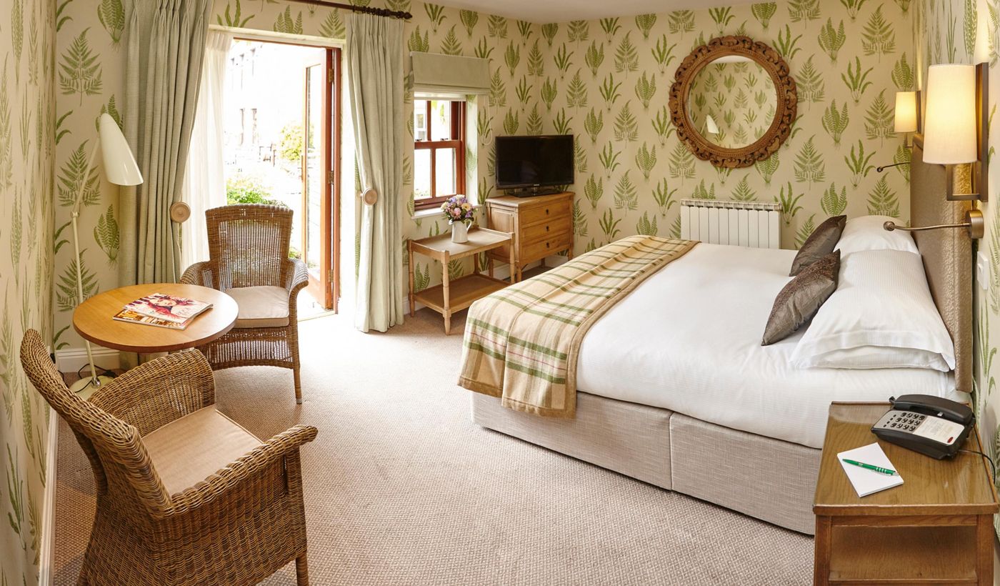 Greenhills-Country-Hotel-Room-7