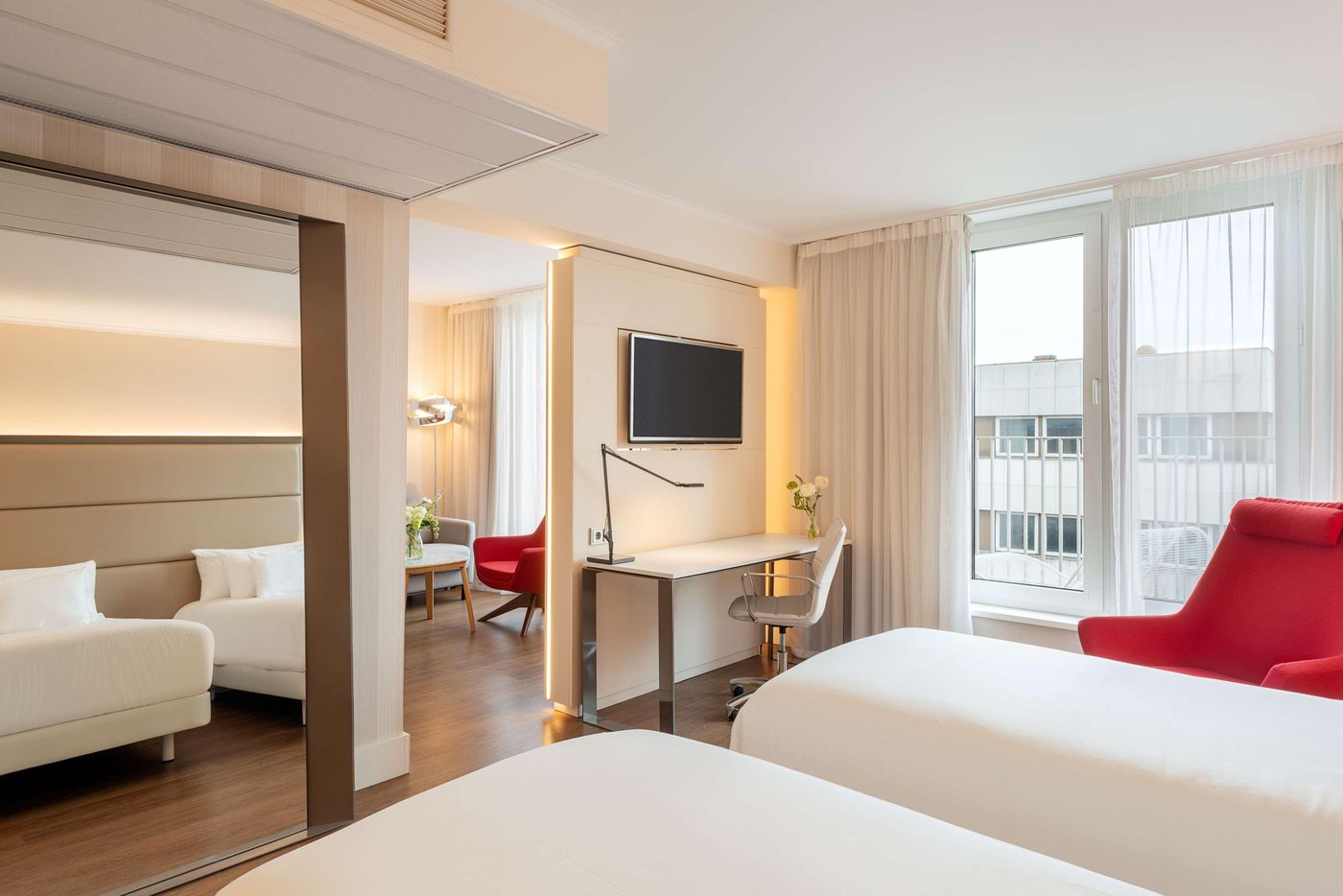 NH-Collection-Berlin-Mitte-am-Checkpoint-Charlie-Room-26