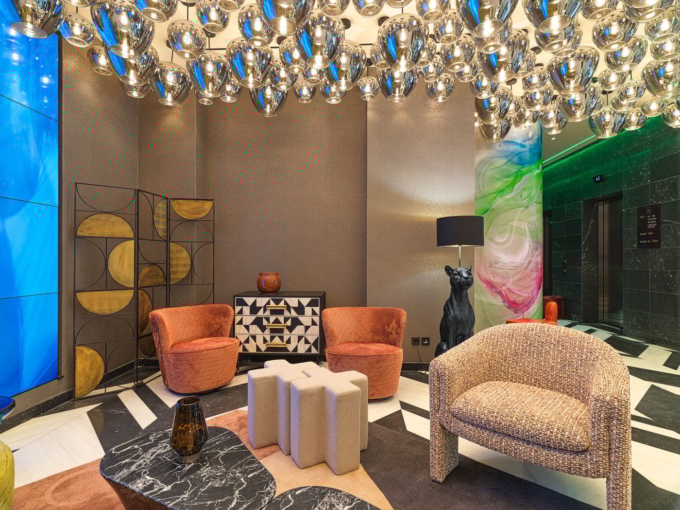 NYX-Esperia-Palace-Athens-by-Leonardo-Hotels-Lobby-15