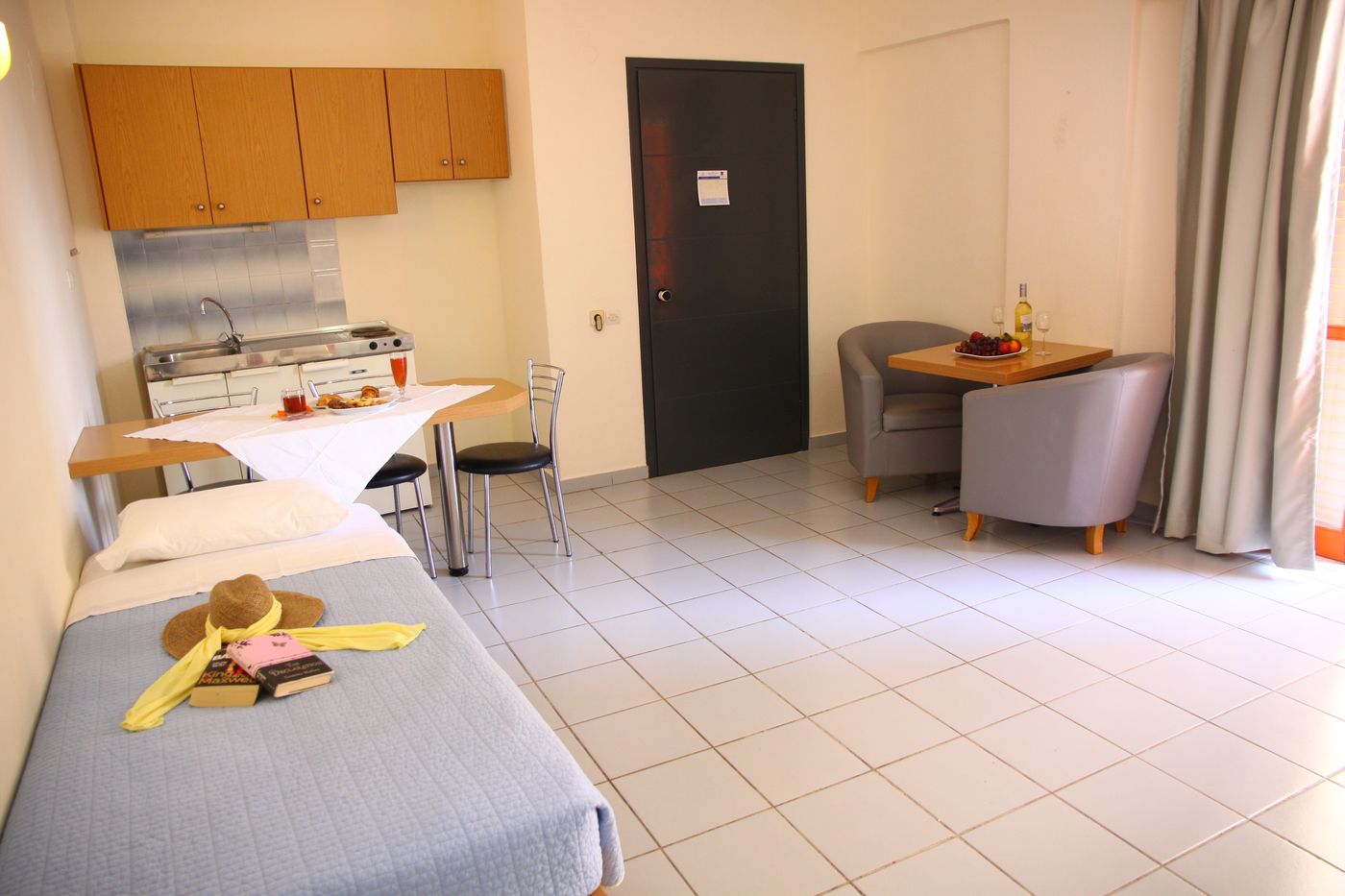 Acropolis Apartments