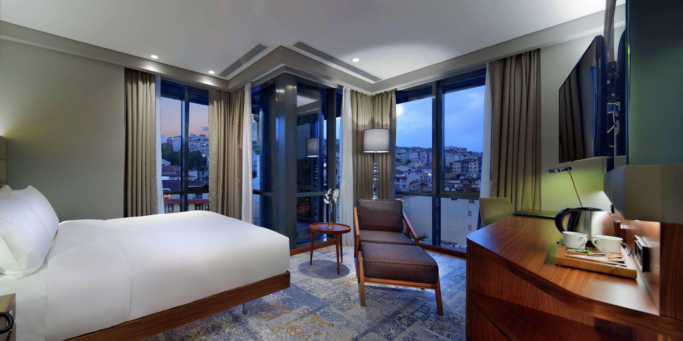Doubletree-By-Hilton-Istanbul-Piyalepasa-Room-15