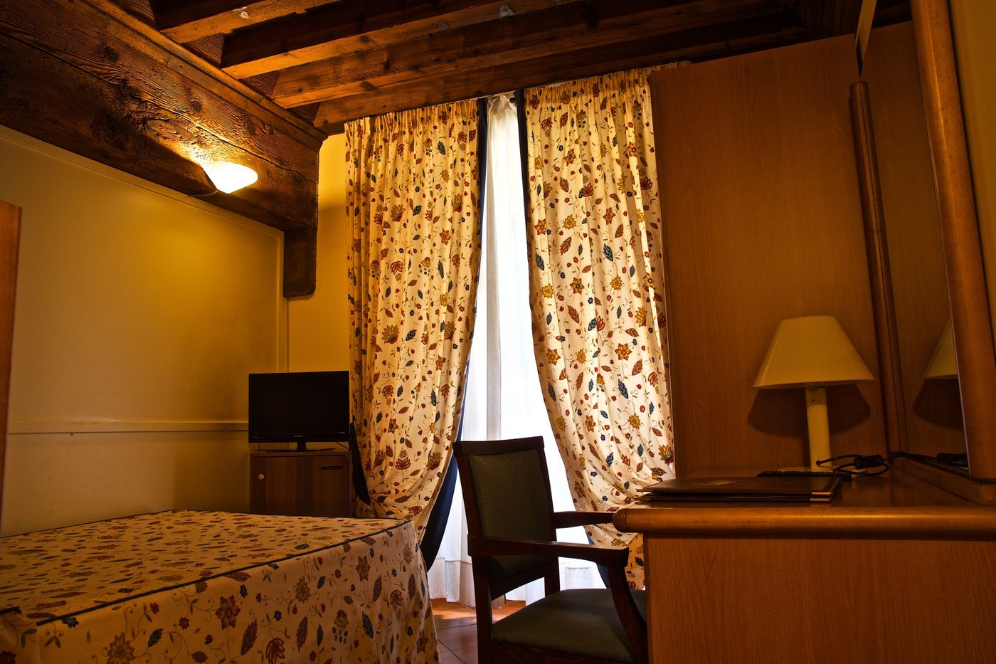 Hotel-La-Luna-Room-22