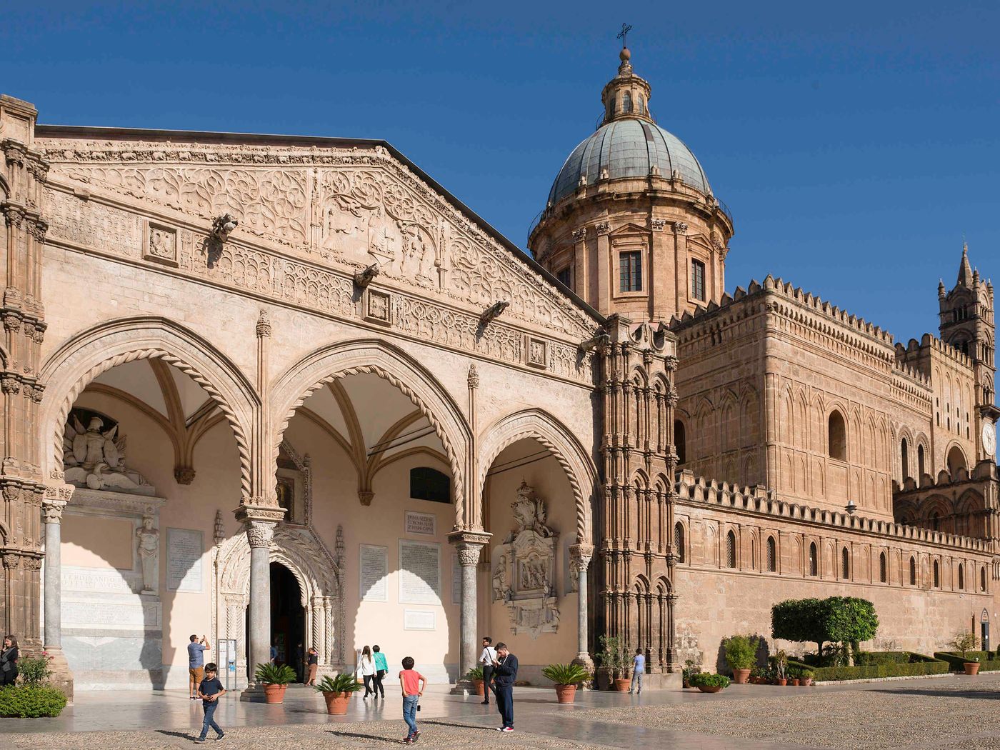 Cristal-Palace-Hotel-Sports-and-Entertainment-2