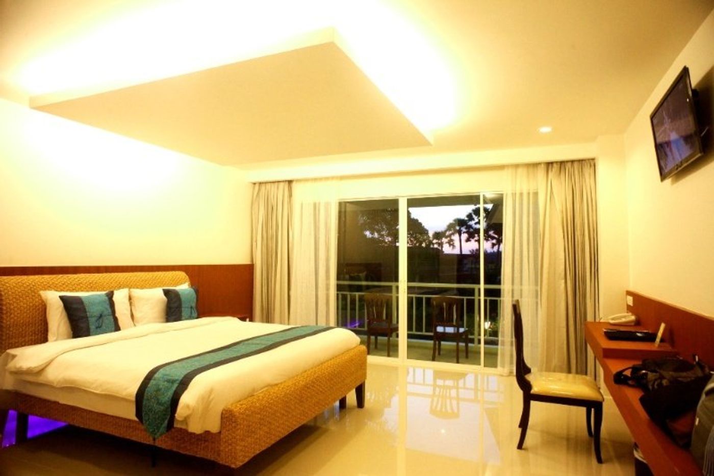 Chanalai-Flora-Resort-Room-28