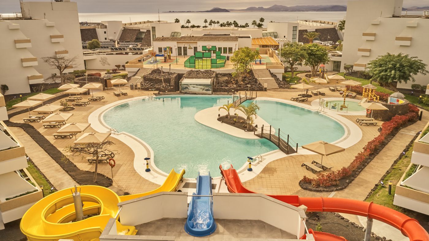 Dreams-Lanzarote-Playa-Dorada-Resort---Spa-Pool-4