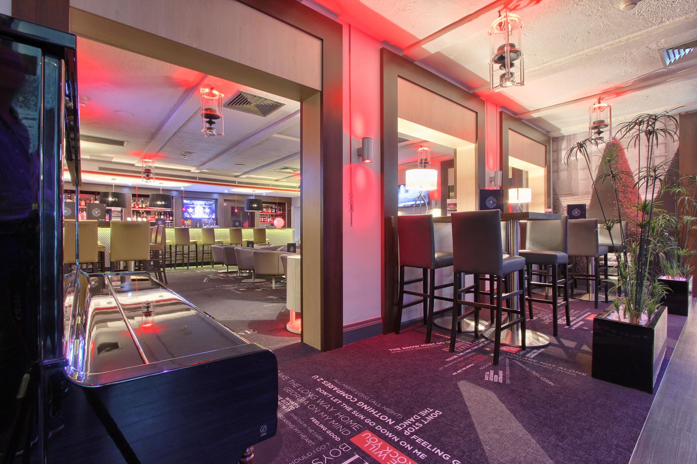 Mercure-Paris-Velizy-Bar-19