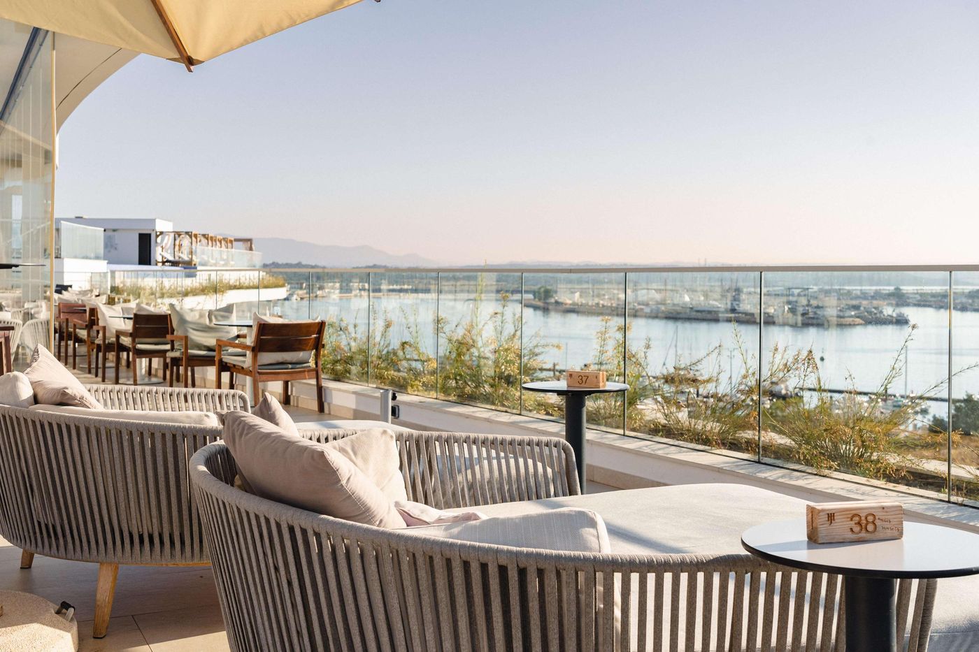 Jupiter-Marina-Hotel---Couples---Spa--Adults-Only--Bar-20