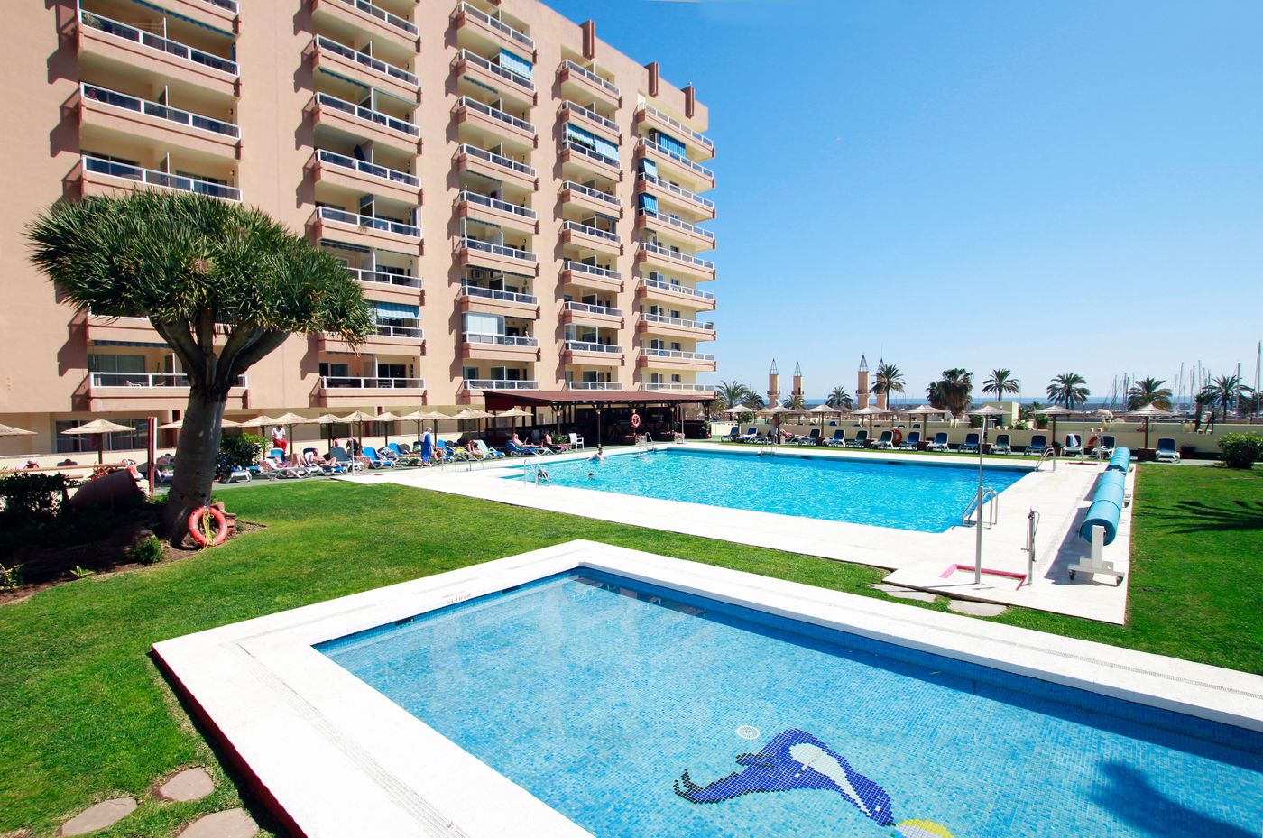 Pyr-Fuengirola-Pool-2