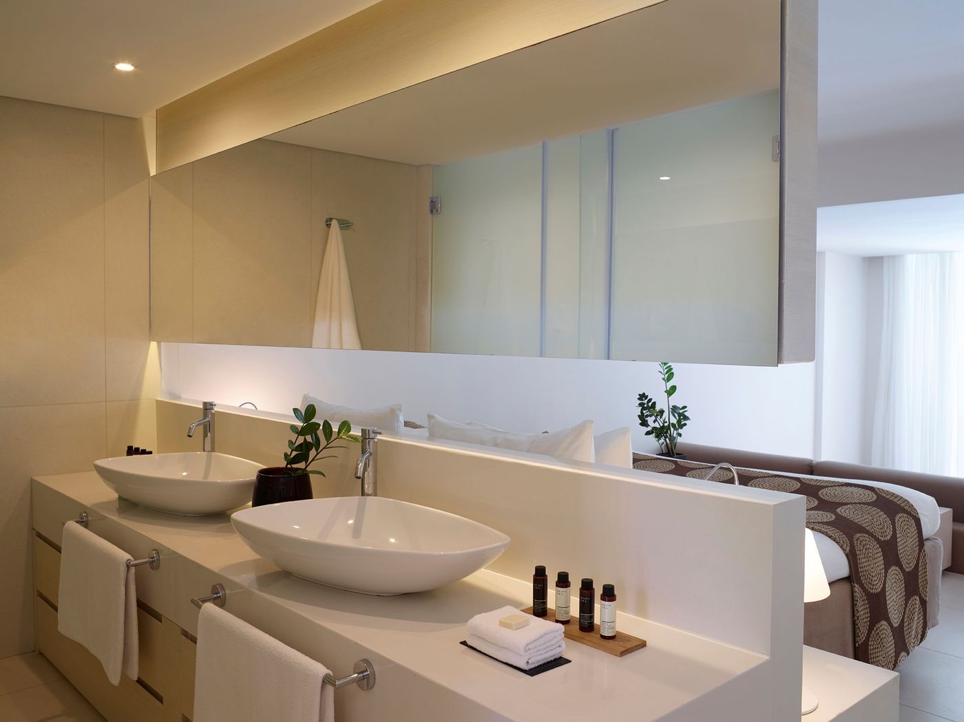 The-Ixian-Grand---All-Suites---Adults-Only--18---Room-47