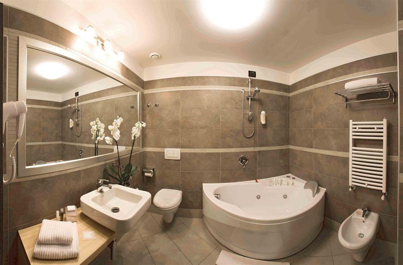 Cosmopolitan Bologna - Italy - BOLOGNA - General view - 9