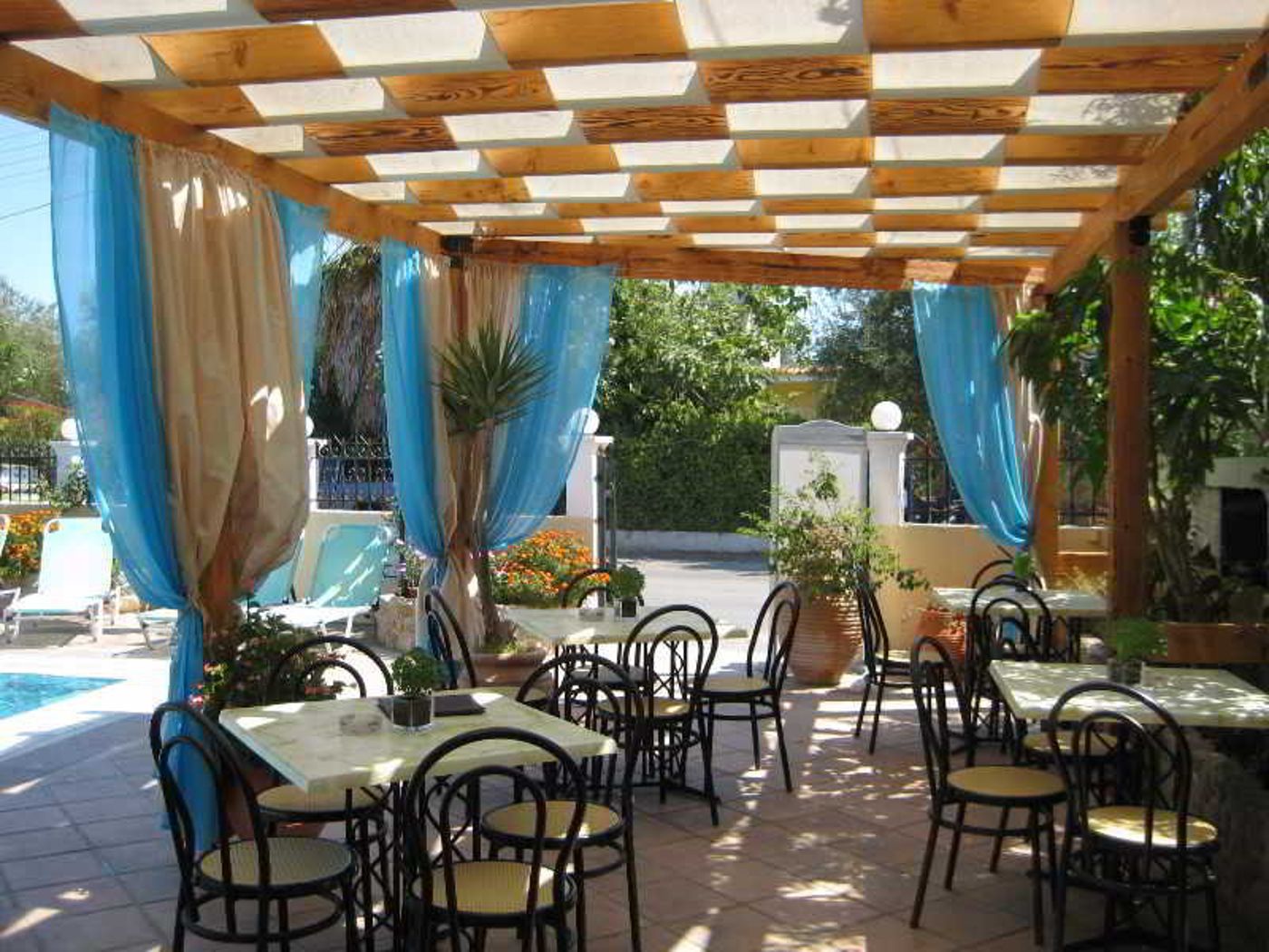 Makis-Apartments-Lobby-12