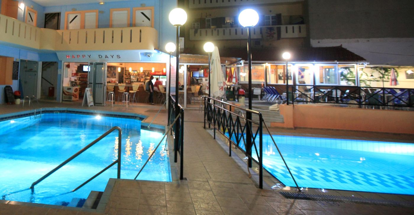 Happy-Days-Studios-Terrace-56