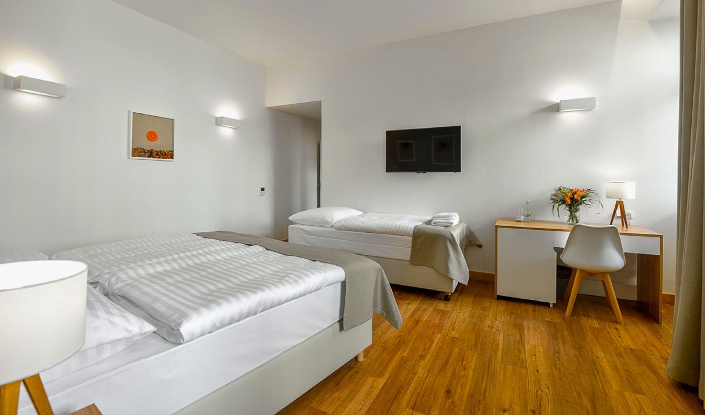 Hotel-Garden-Court-Room-19