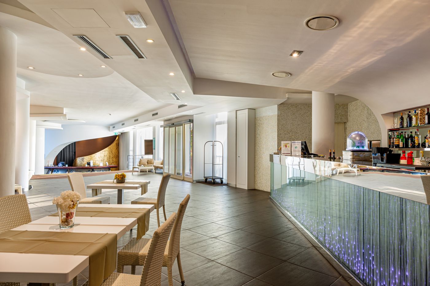 Mercure-Olbia-Bar-31