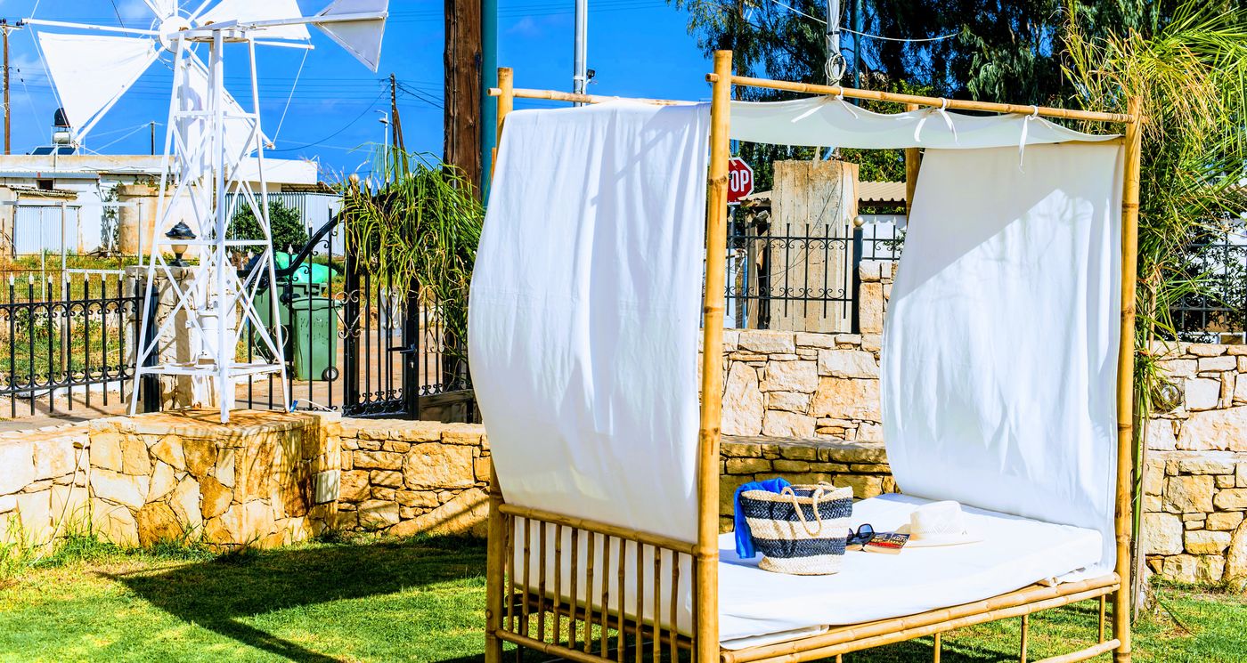 Yiannis-Manos-Apartments-Pool-90