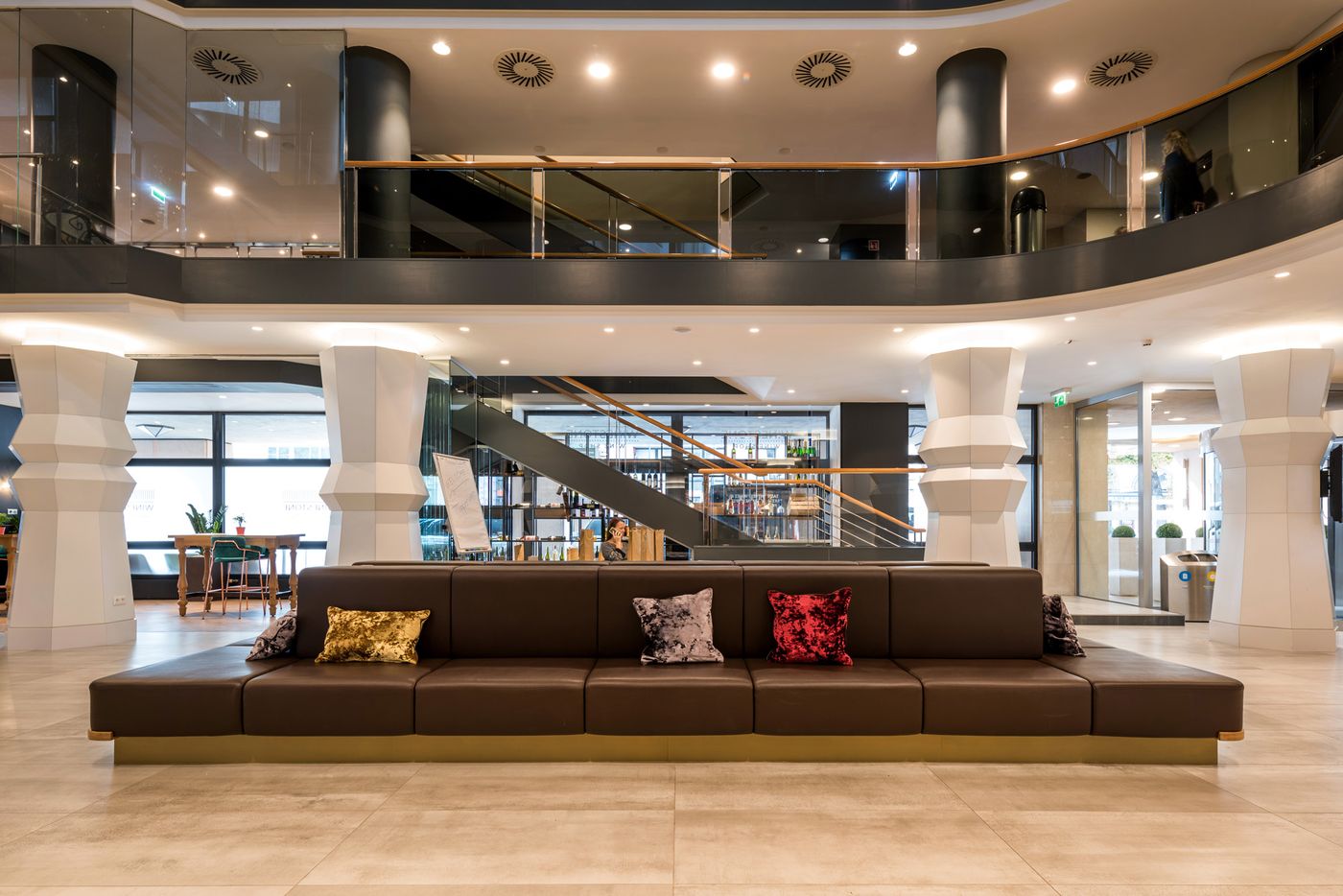 Mercure-Korona-Lobby-4