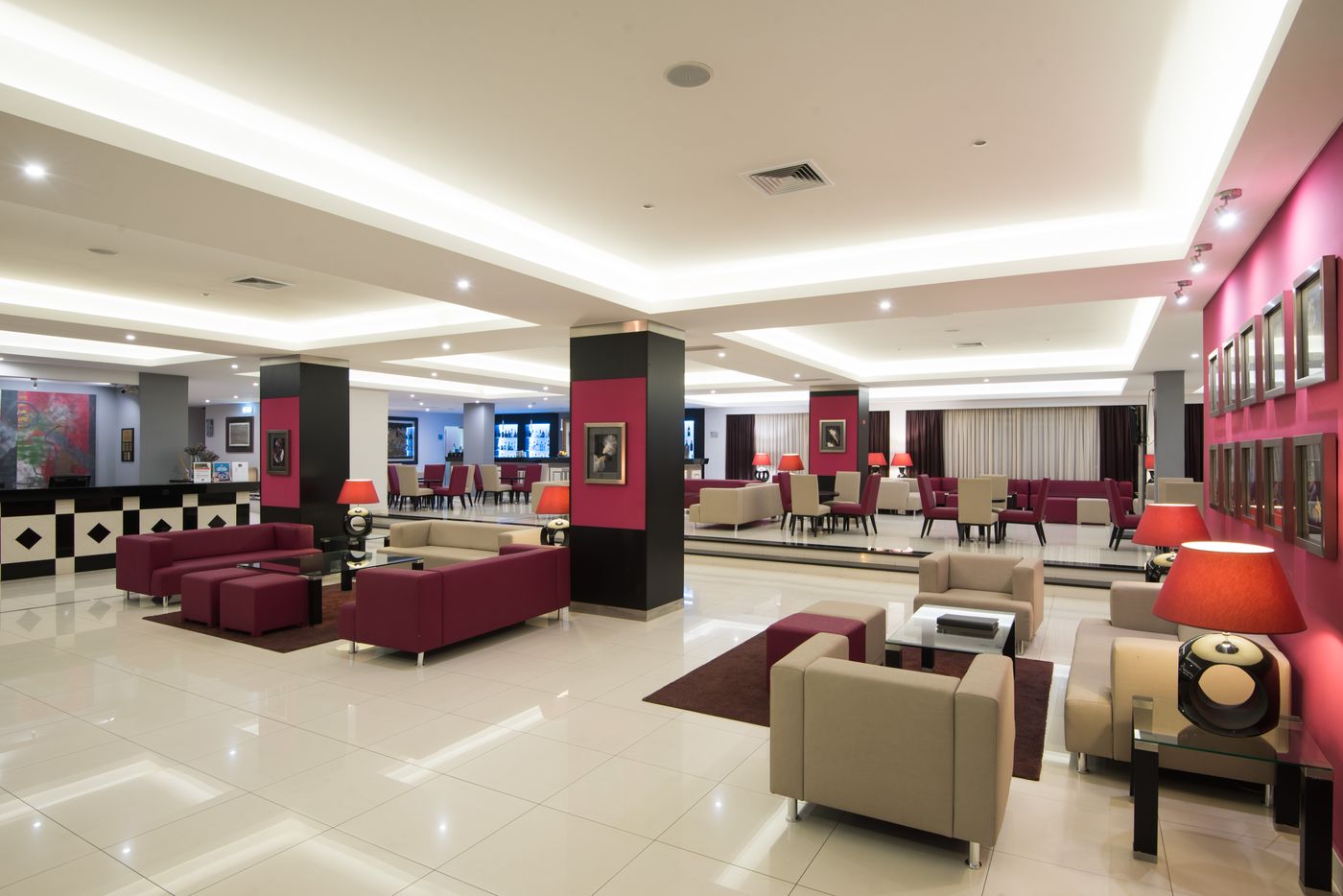 Vila-Gale-Atlantico-Lobby-38