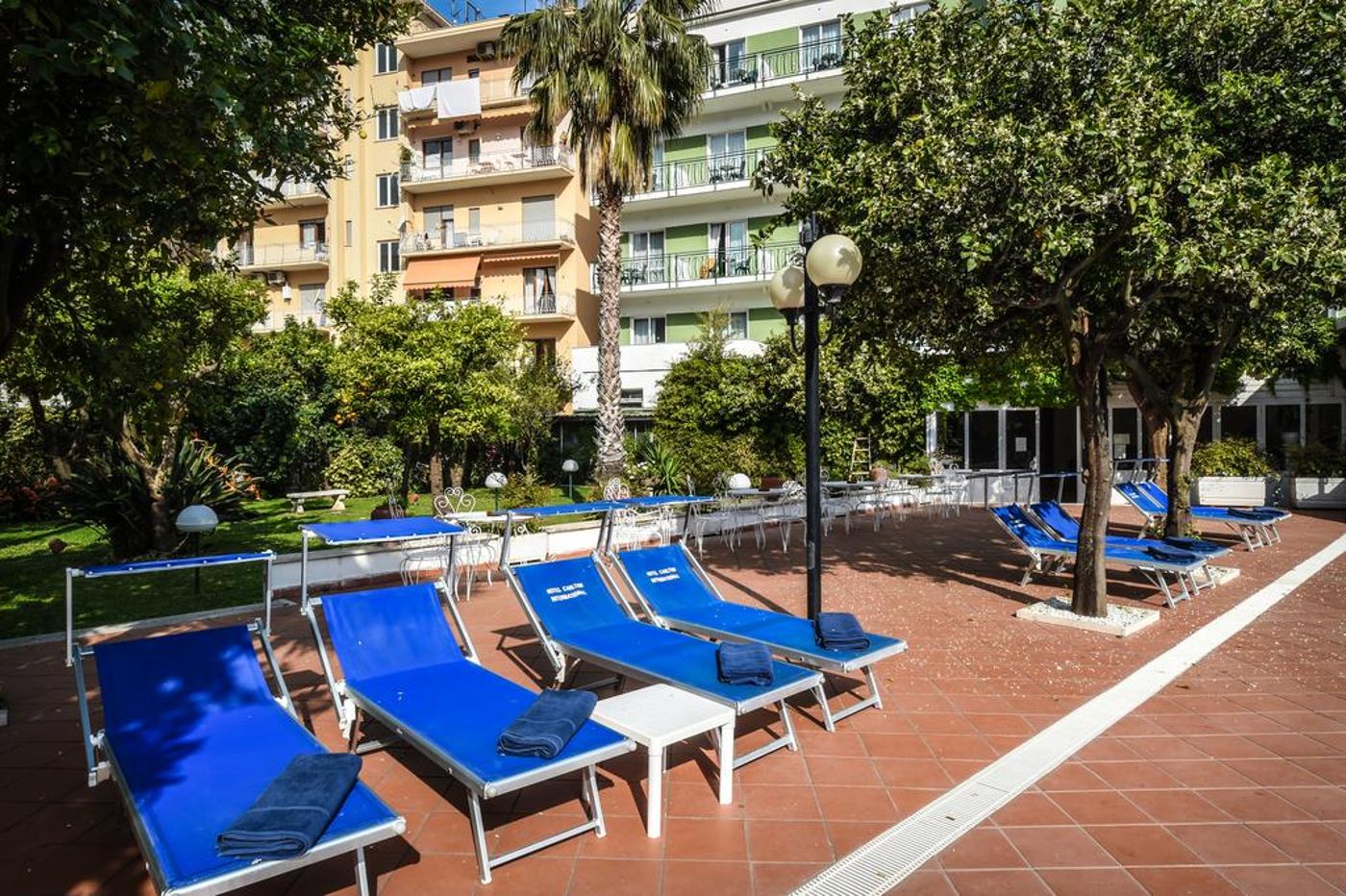 Carlton-International-Terrace-3