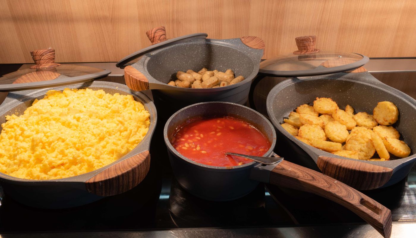 Hilton-Garden-Inn-Brussels-City-Centre-Restaurant-54