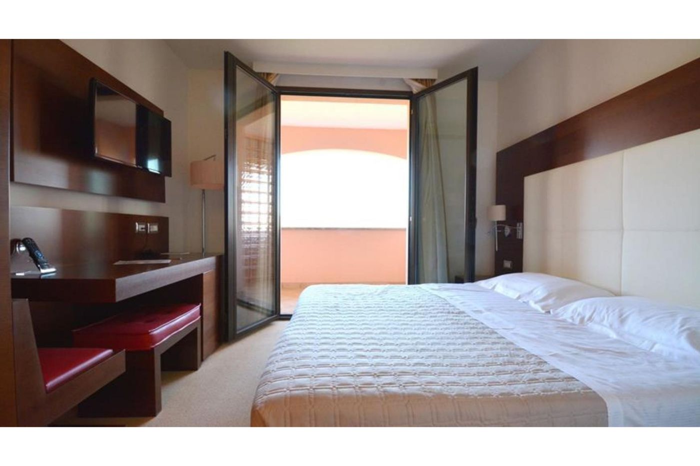 Hotel Il Gentiluomo-Italy-LOC. BATTIFOLLE-Room-7