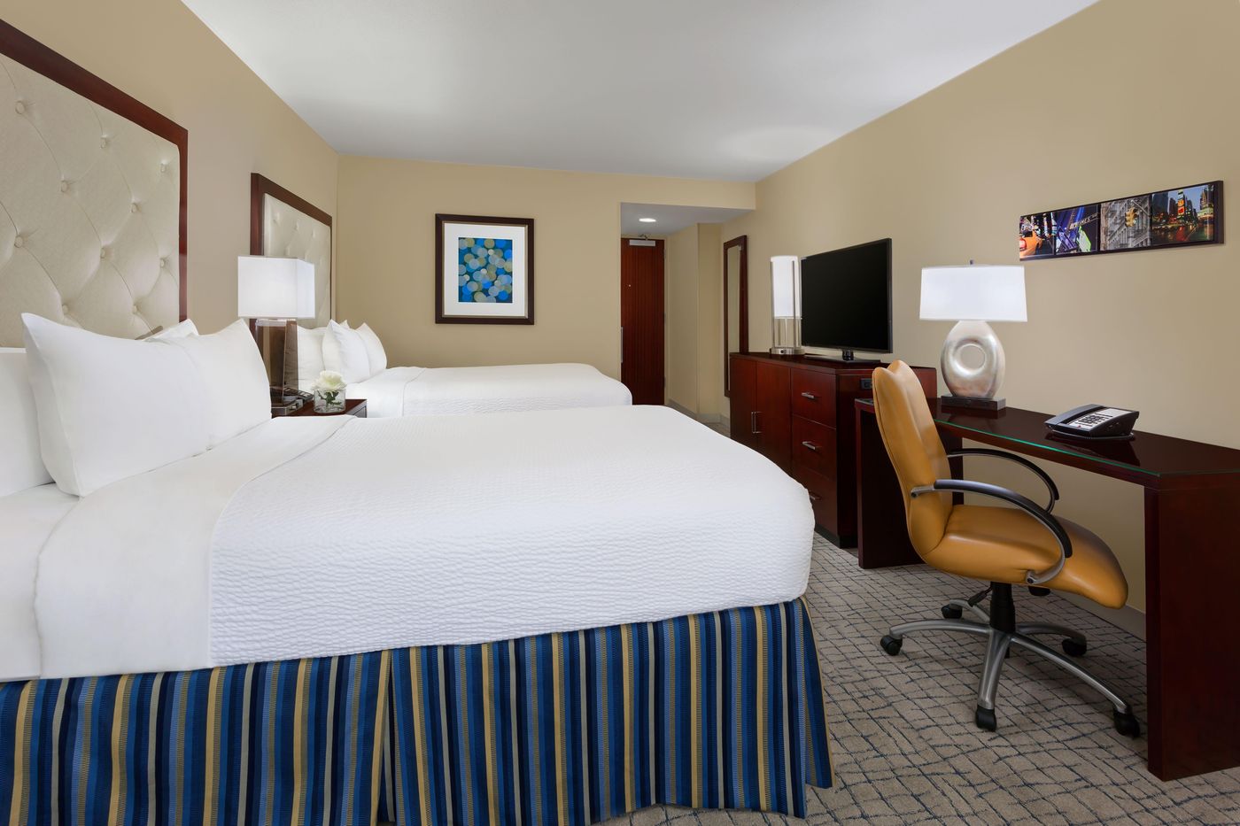 Crowne-Plaza-Times-Square-Manhattan-Room-7